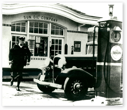 Vintage photo of Sun Oil Company gas station